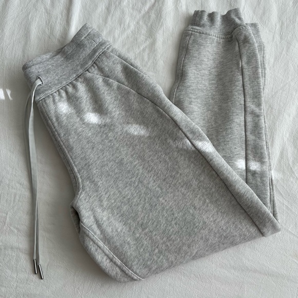 Lululemon joggers - Picture 1 of 10